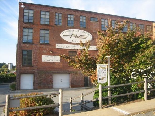 75 Hammond St, Worcester, MA 01610